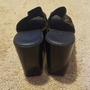 Sbicca Shoes - Funky Sbicca Platform Slides with Dragon Motif Sbicca Shoes - Funky Sbicca Platform Slides with Dragon Motif